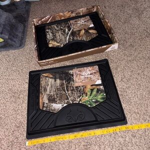 2 pack NWT Realtree camo mud gear utility mat